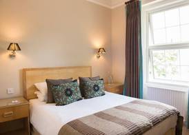 Forest Lodge Hotel 4