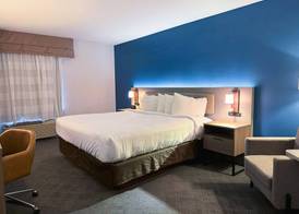 Comfort Inn & Suites Sheboygan I-43 5