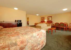 Econo Lodge Inn & Suites Kearney South 4