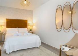 Genteel Home Plaza de las Flores 4