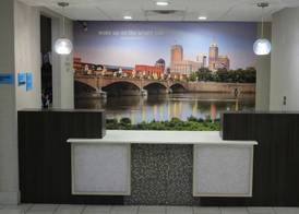 La Quinta Inn & Suites by Wyndham Indianapolis Downtown 4