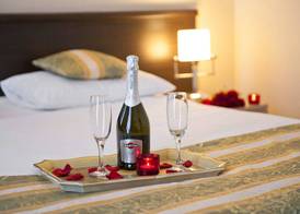 Manhattan Hotel & Restaurant 5