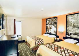 Super 8 by Wyndham Crossville TN 5