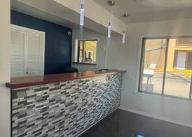 Xecutive Inn and Suites 4