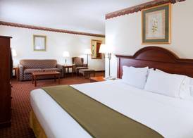 Holiday Inn Express HILLSVILLE by IHG 3