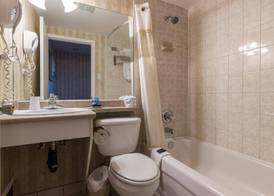 Canadas Best Value Inn Chinook Station 3