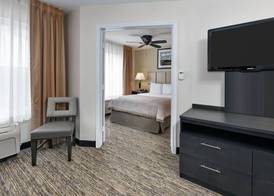 Candlewood Suites Market Center by IHG 3