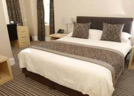 Burnett Arms Hotel 4