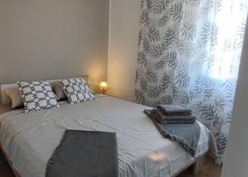 Stunning 2-bed House in Jezera With Sea Views 3