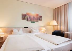 NOVINA HOTEL Südwestpark 5