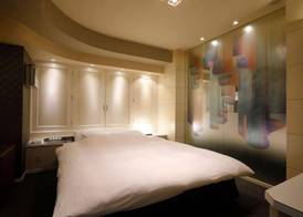 HOTEL ROYALTON 3