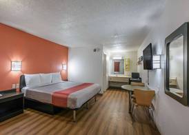 Motel 6 Dothan, AL 5