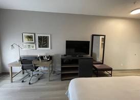 Country Inn & Suites by Radisson, Midway - Tallahassee West 2