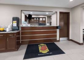 Super 8 by Wyndham Summersville - New River National Park 5