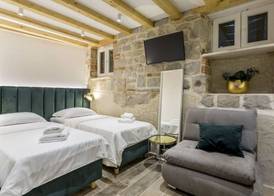 Miara Luxury Rooms 3