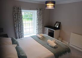 Llanina Arms 2