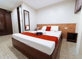 RedDoorz at Travelers Inn Bajada Davao 5