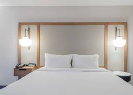 Fairfield Inn & Suites Denton 3