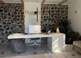 Phaos Santorini Suites 2