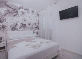 Apartments Pool Villa Aldura 5