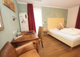 UNO Hotel Chapeau Noir - Free Parking by ANS 4