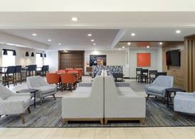Holiday Inn Express & Suites MARYSVILLE by IHG 4