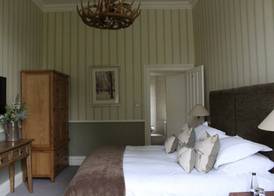 Falcon Manor Hotel 4