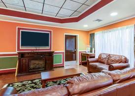 Comfort Inn & Suites Athens North 4