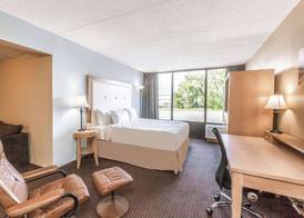 Days Inn by Wyndham Syracuse 5