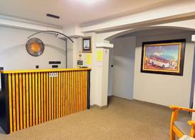 Central Hotel & Restaurant 4