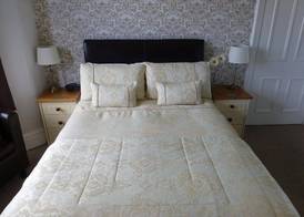 Bryn Derwen Guest House 5