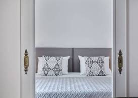 Chic One Bd Apartment with Hilton View 5
