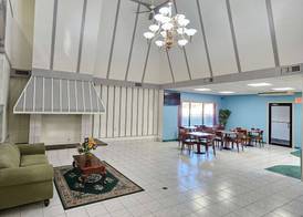 Days Inn by Wyndham Berlin Meriden 2