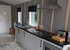 Tranquil Cabin Retreat- Sleeps 2, Parking 5