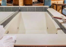 Mackinac Lodge 4
