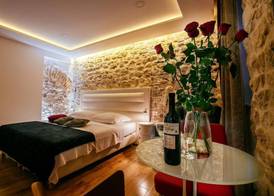 Get Split Luxury Apartment 4