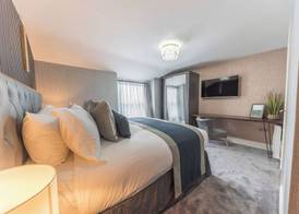The Old Stamp House Retreat - Three En-suite Bedrooms with Parking 5