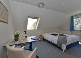 Hotel- & Ferienanlage Kapitäns-Häuser Breege 4