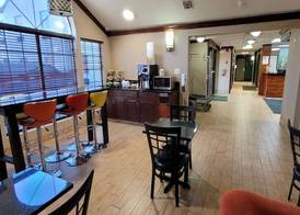 Quality Inn & Suites Columbia I-70 4