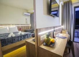 Hotel Yakinthos 5