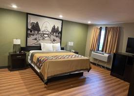 Super 8 by Wyndham Joplin 4