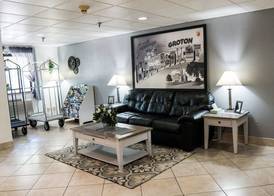 Super 8 by Wyndham Groton 3
