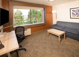 Holiday Inn Express & Suites AUBURN by IHG 3