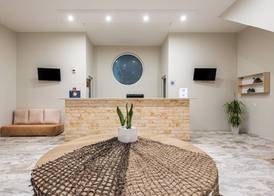 Sisi Breeze Hotel 4