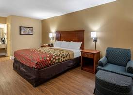 Econo Lodge Cordele 3