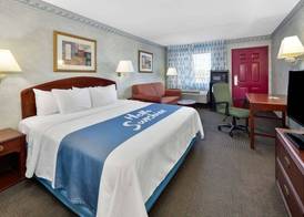 Days Inn & Suites by Wyndham Bentonville 5