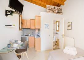 Stavros Kallia Apartment with sea view 5