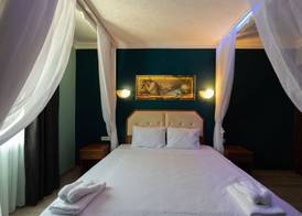 Rebetika Hotel & bistro 3