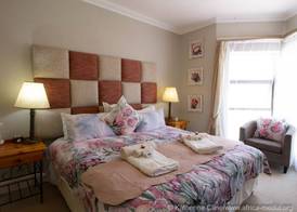 Fly Me To The Moon Guesthouse 3