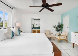 Pelican Beach Hotel 3